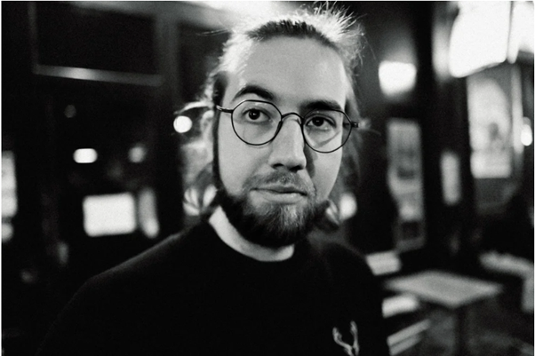 portrait homme lunettes